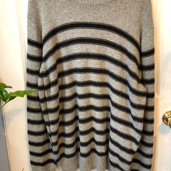 Y2K Old Navy Men size XL Pullover Sweater Navy Gray Horizon Striped Cozy Casual - Picture 3 of 6